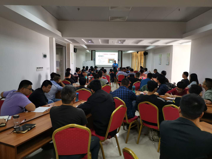 劉祖軻為綠銀農化進行營銷實戰特訓1
