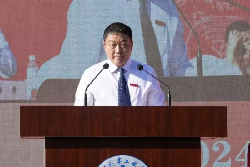 湖北汽車(chē)工業(yè)學(xué)院優(yōu)秀教師代表